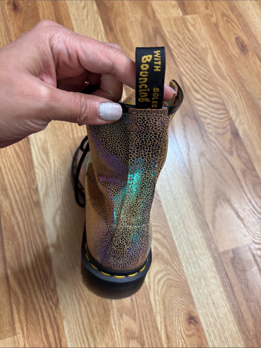 Dr. Martens AirWair Iridescent Sand Suede Leather Rainbow Ray Boots Size 7L - Picture 12 of 16
